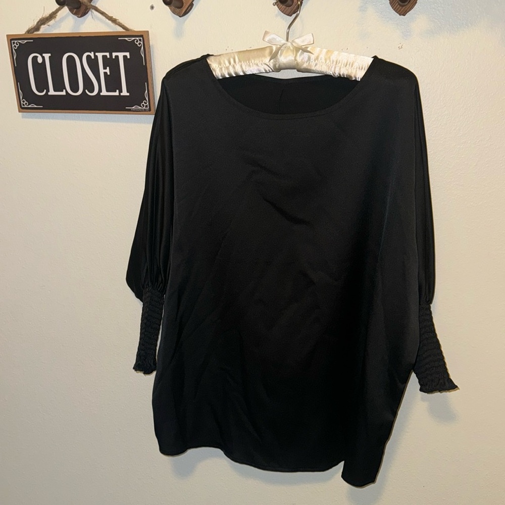Silky Blouse 🖤